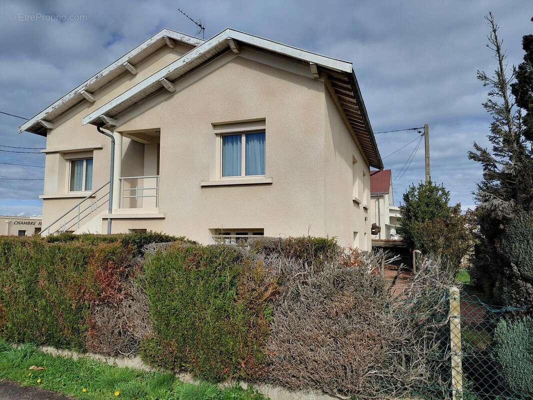 Photo 2 - Maison à POUILLY-SOUS-CHARLIEU