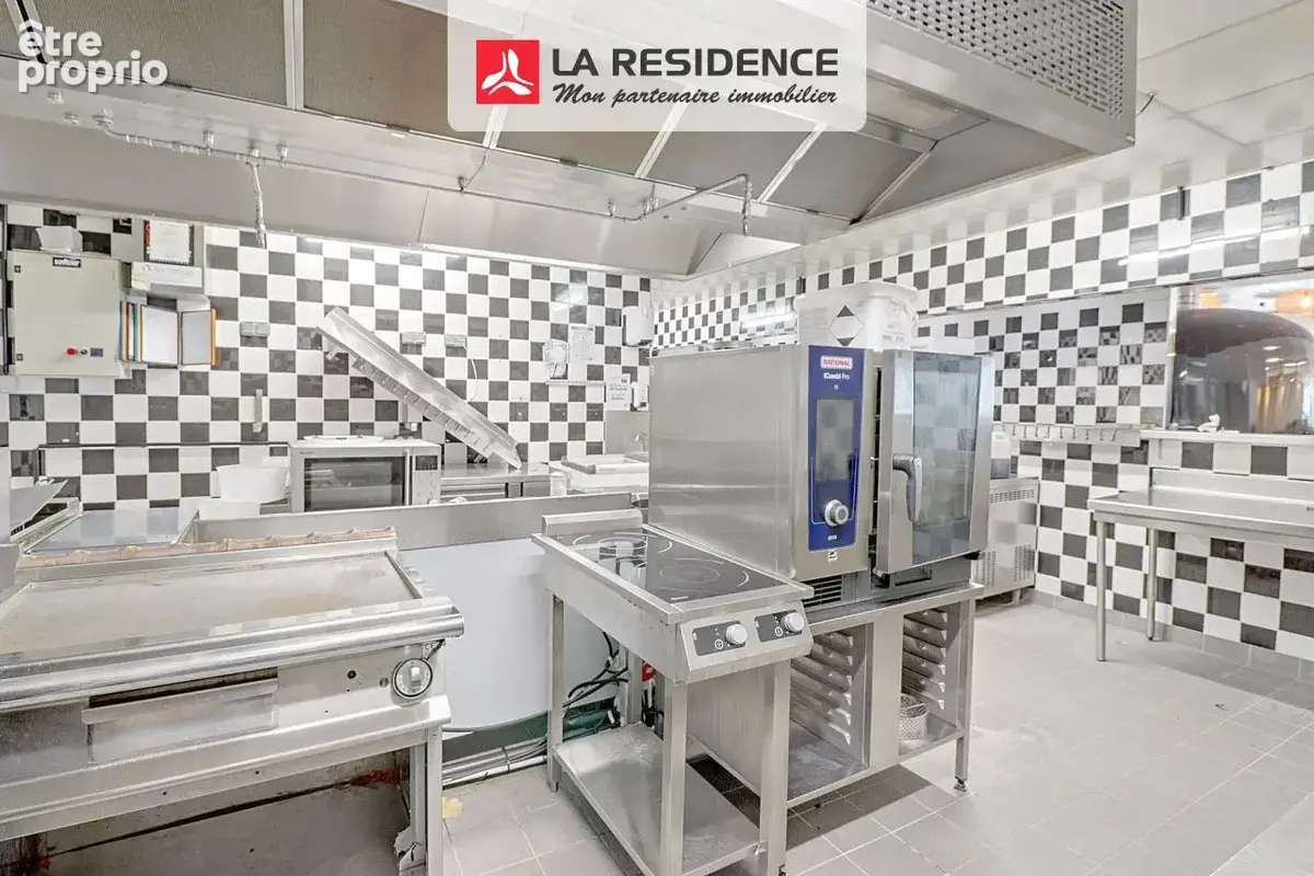 Commerce 438 m² à vendre à Frejus (83600) - photo 8