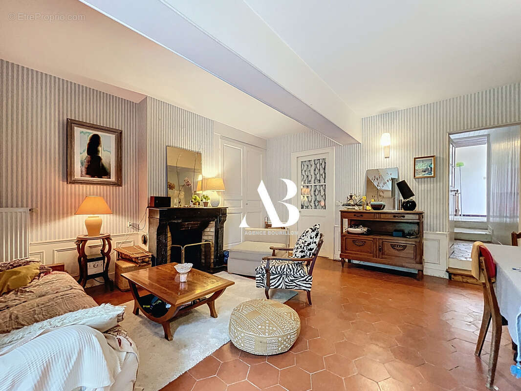 Maison à MONTIGNY-LENCOUP