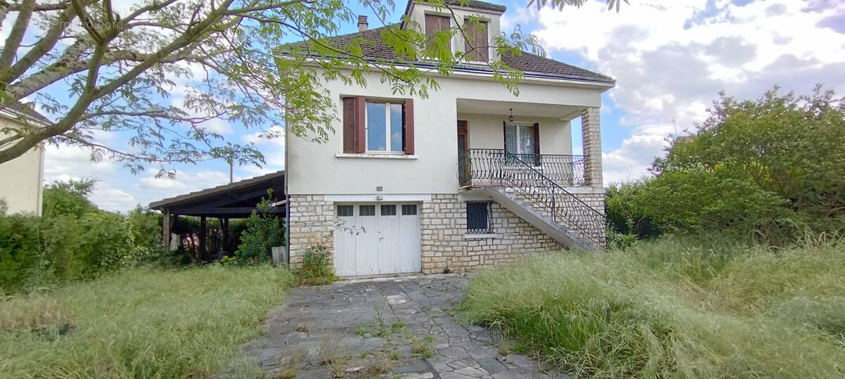 Maison à TOURNON-SAINT-MARTIN
