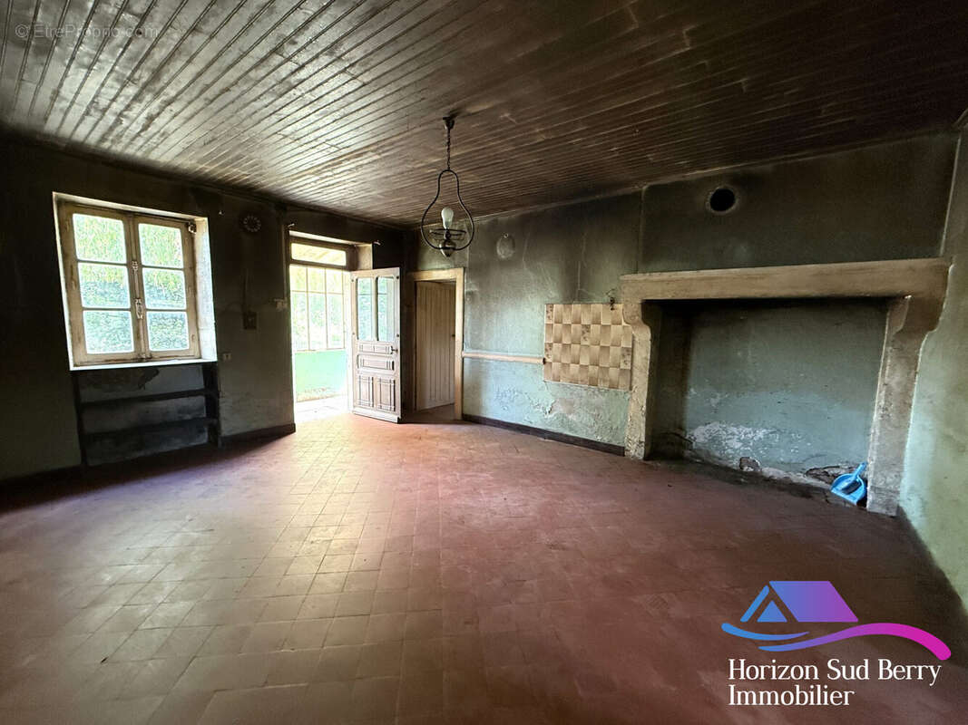 pièce principale - Maison à SAINT-MAUR