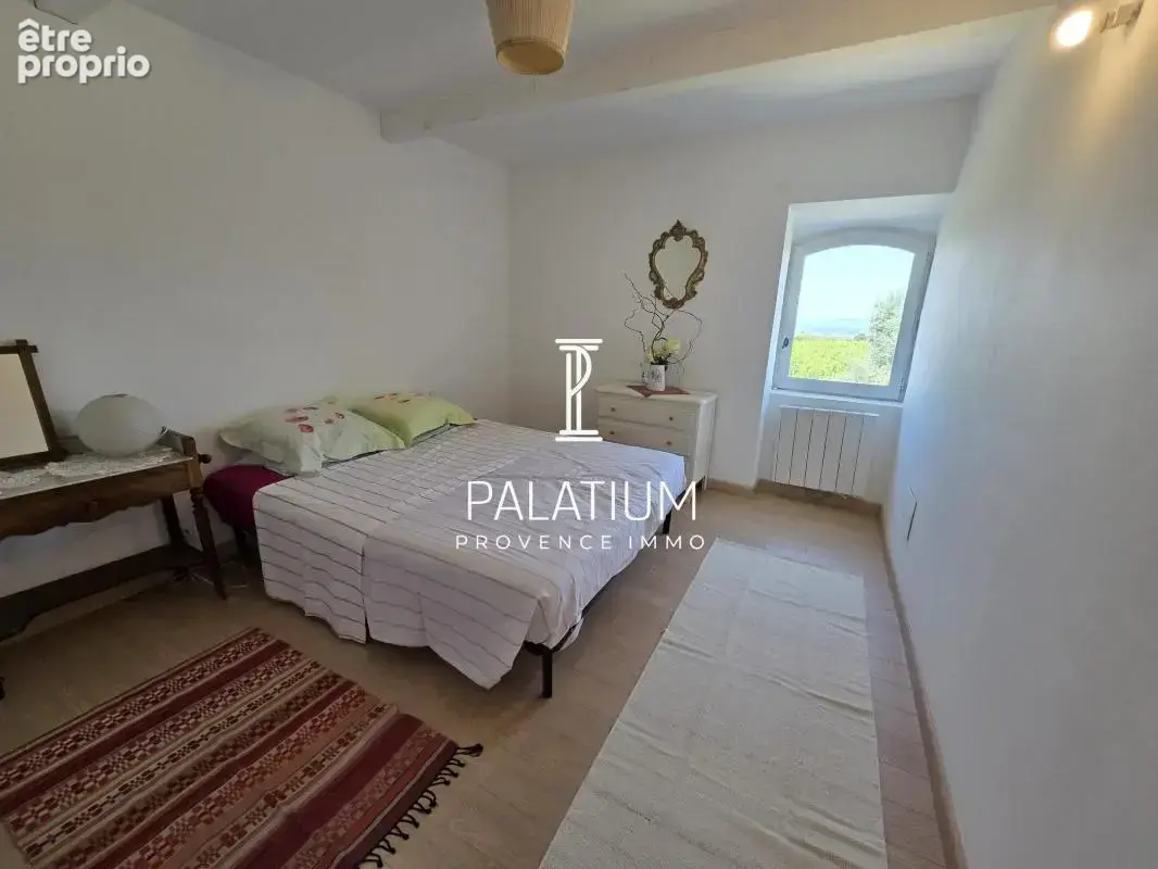 EXCLUSIVITE ! MÉNERBES (84) – Maison en pierre de 100 m² avec dépendances aménageables et plus de 3 hectares de vignes - photo 9