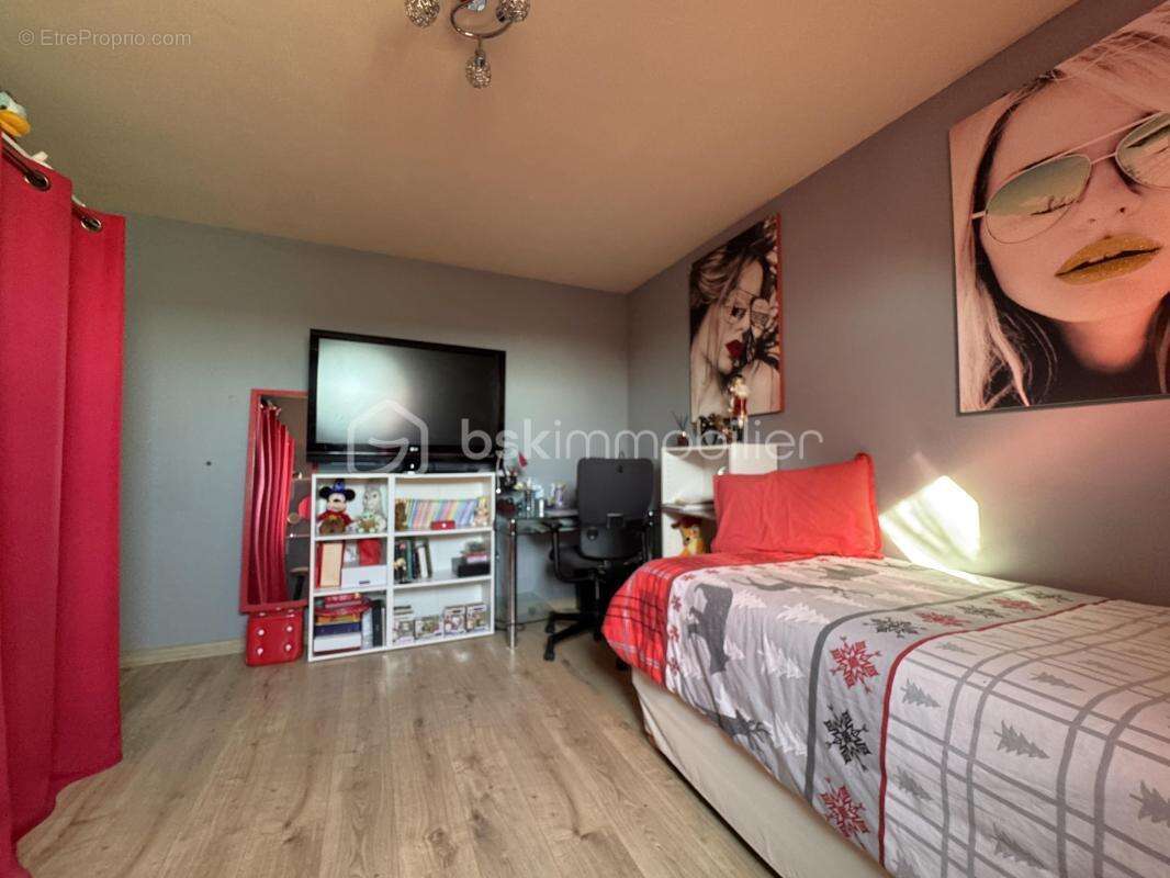 Maison à FONTENAY-LE-VICOMTE