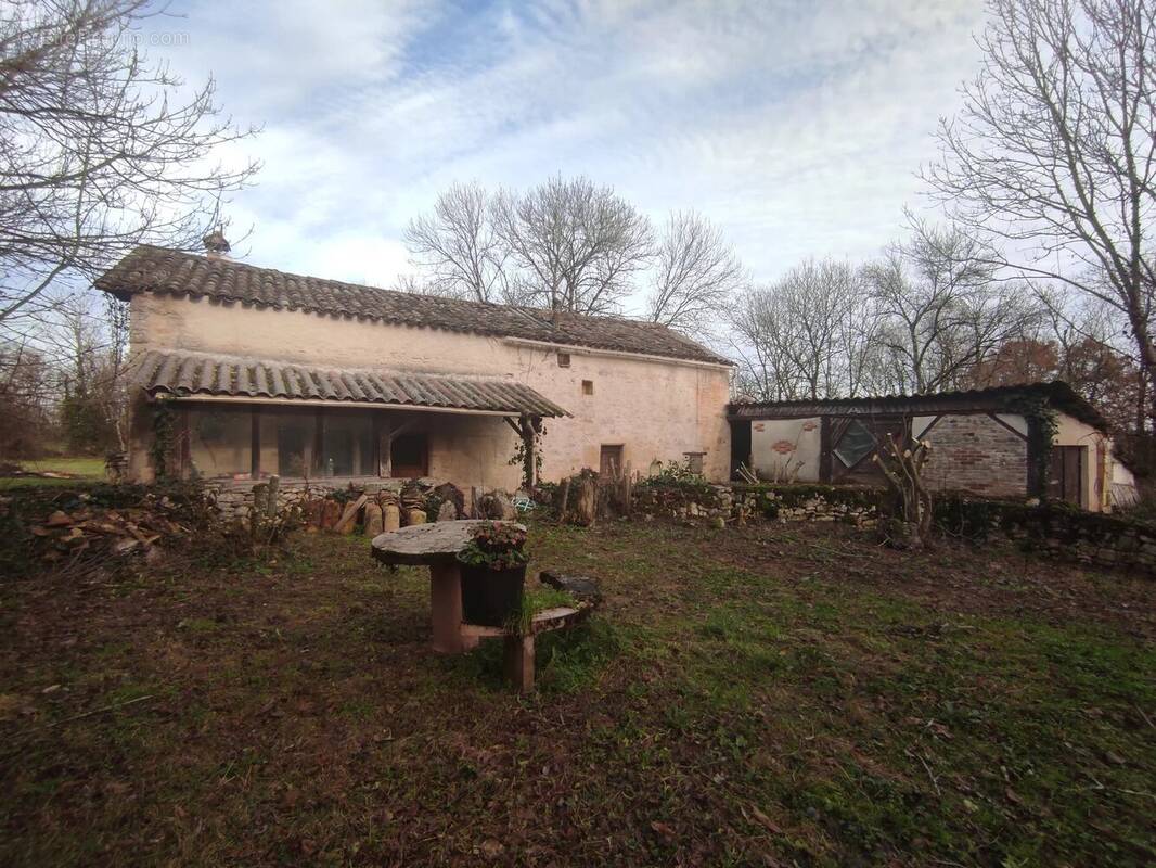 Maison à PUYLAROQUE