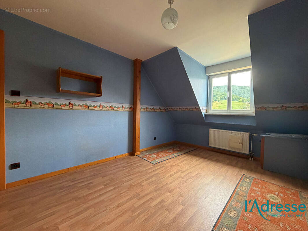 Maison familiale - 6 pièces - environ 733m² de terrain - photo 11