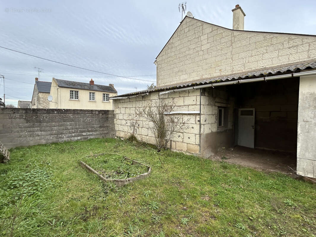 Maison à SAINT-JUST-SUR-DIVE