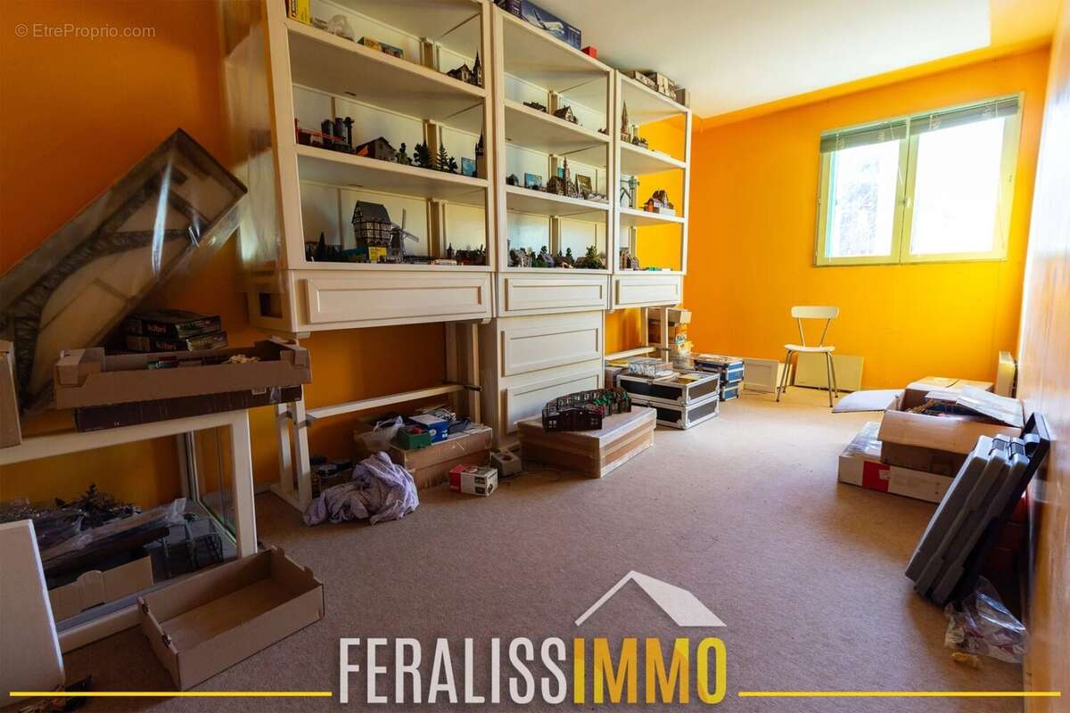 Maison à JOUY-LE-MOUTIER