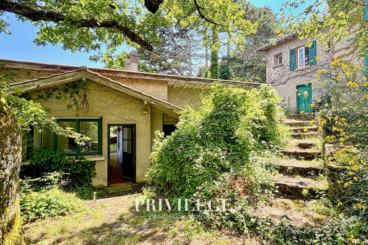 Maison à SAINT-CYR-AU-MONT-D'OR