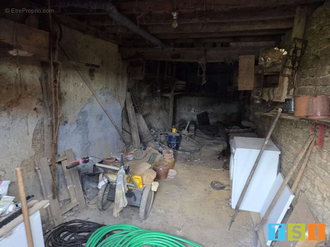 Ancienne ferme composée de deux maisons, 170 m² + nombreuses dépendances sur 3950 m² - photo 15