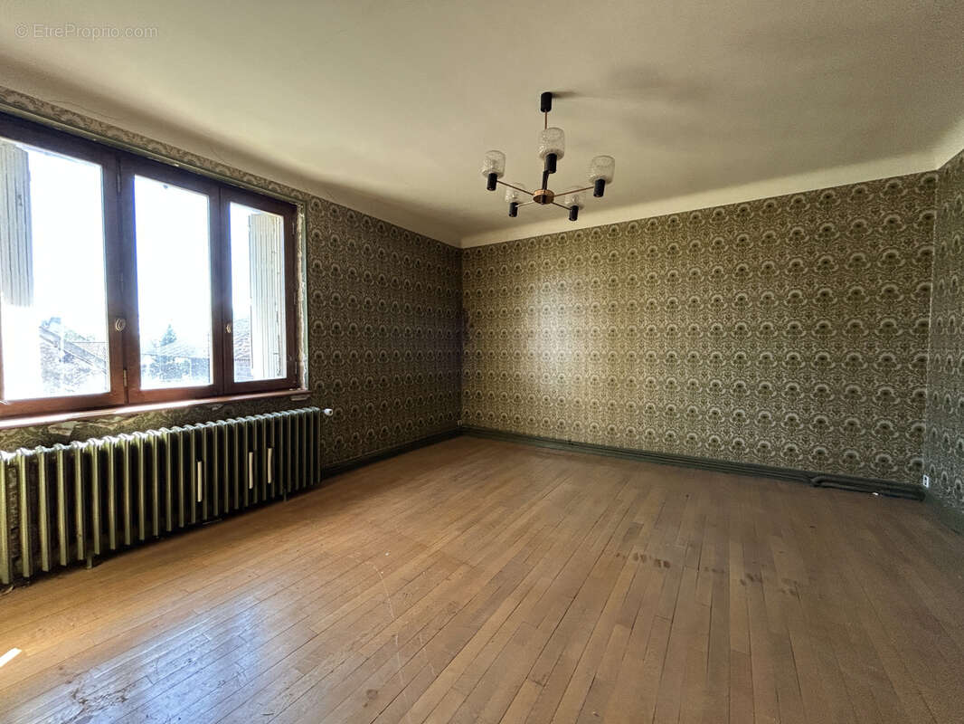Maison à COMMENTRY