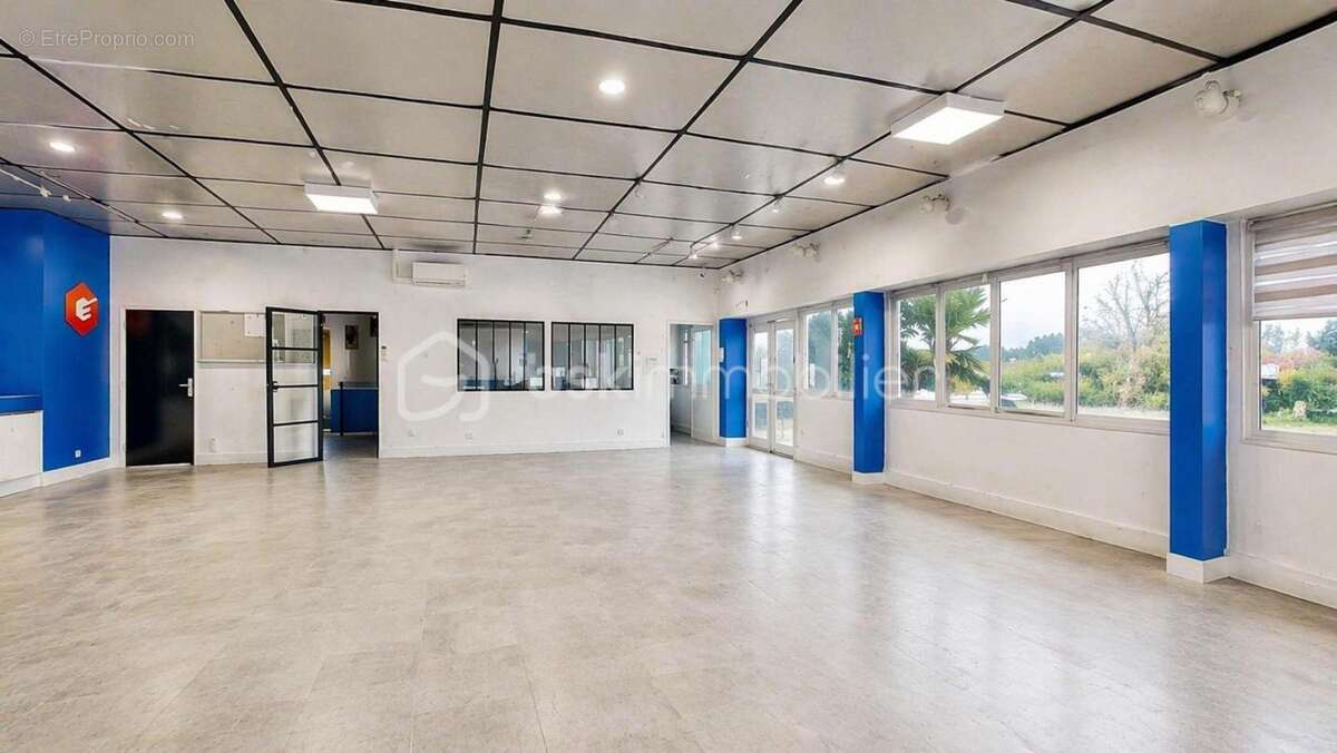 Commerce à LA LAUPIE