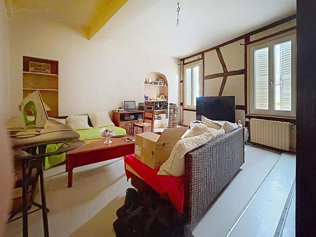 Photo 2 - Appartement à BAGE-LE-CHATEL