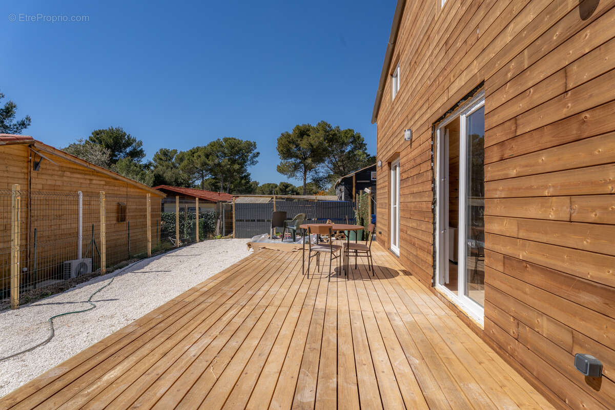 Maison à LE CASTELLET