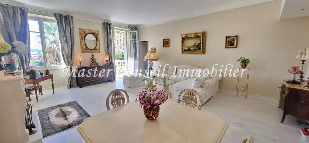 Appartement à LE CANNET