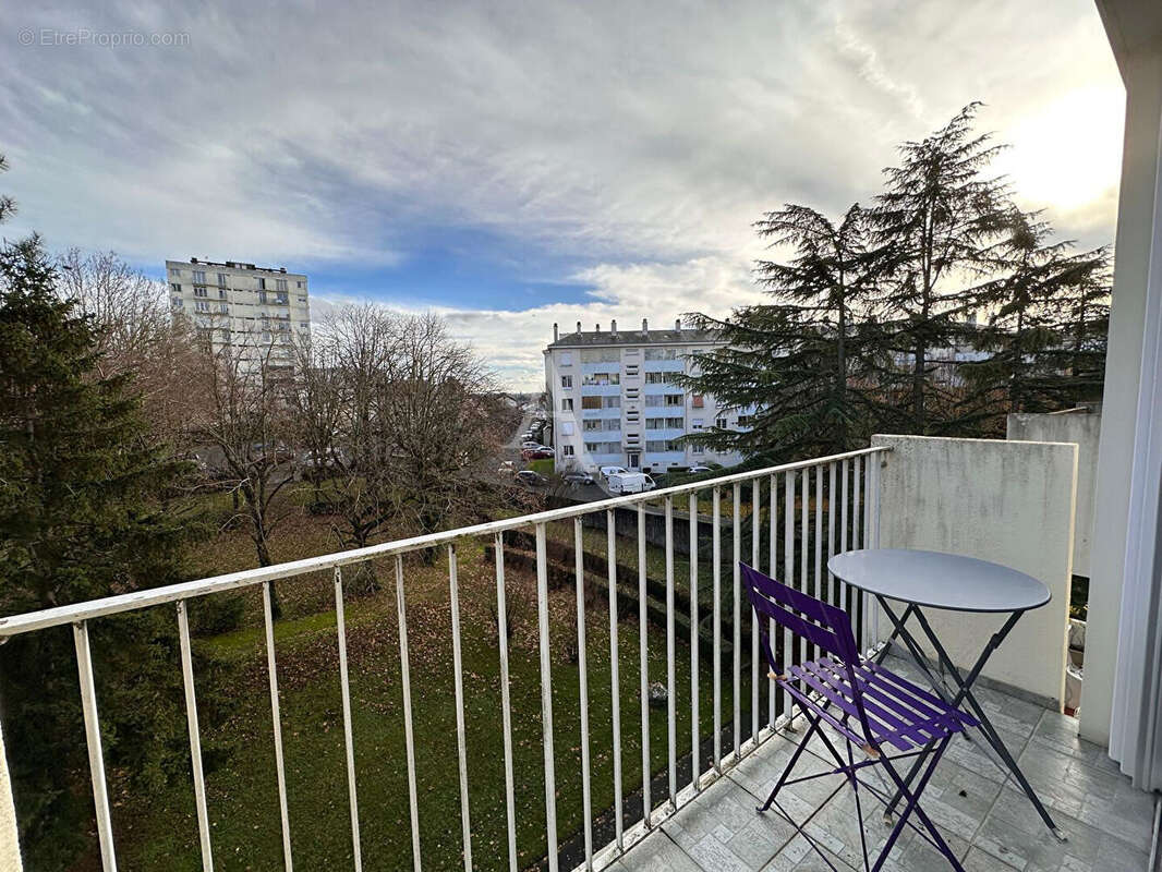 Appartement T3 avec balcon - Cholet - photo 8