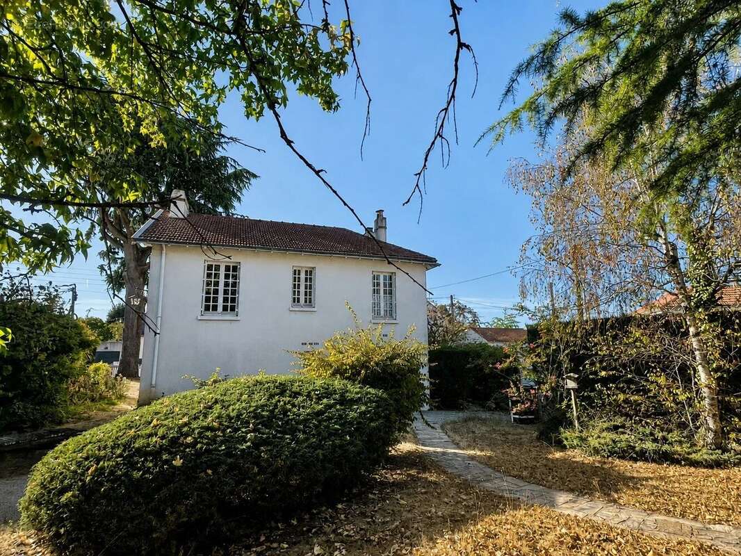 À vendre – Maison à rénover avec grand terrain – Quartier du Douet, Saint-Sébastien-sur-Loire - photo 13