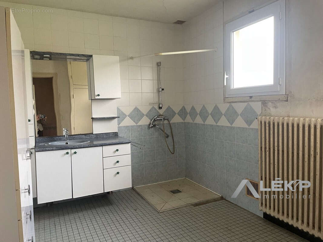 Maison à LES HERBIERS