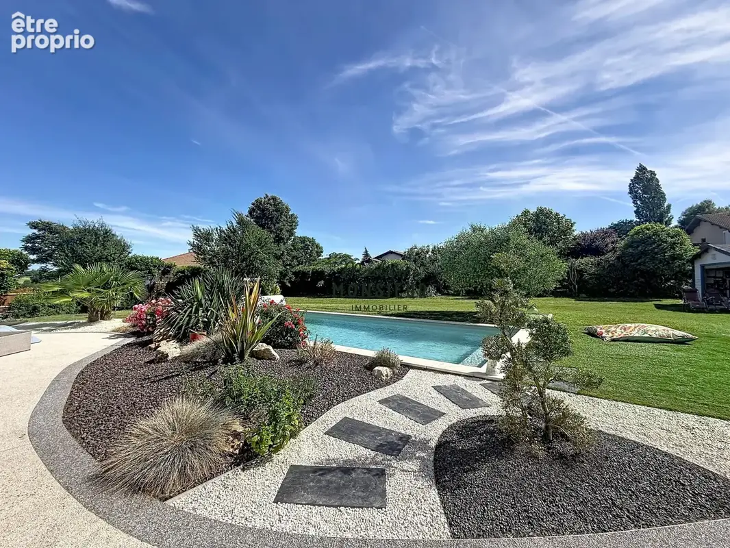 Maison 10 pièces 322 m² à vendre à Bourgoin-Jallieu (38300) - photo 4