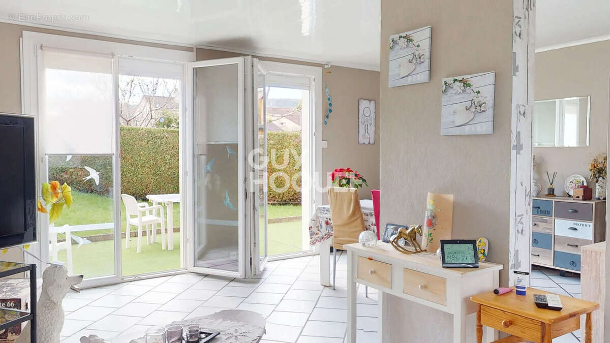 Maison à VAIVRE-ET-MONTOILLE