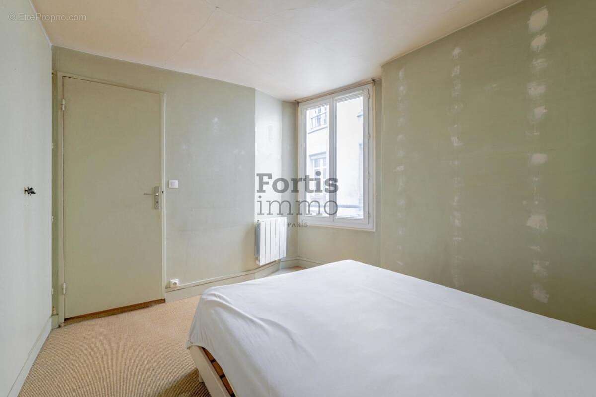 Appartement à PARIS-3E