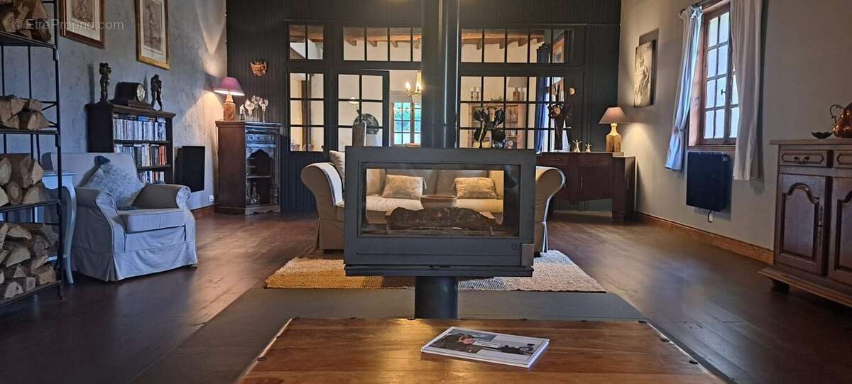 stylish village house industrial look - Maison à MIELAN