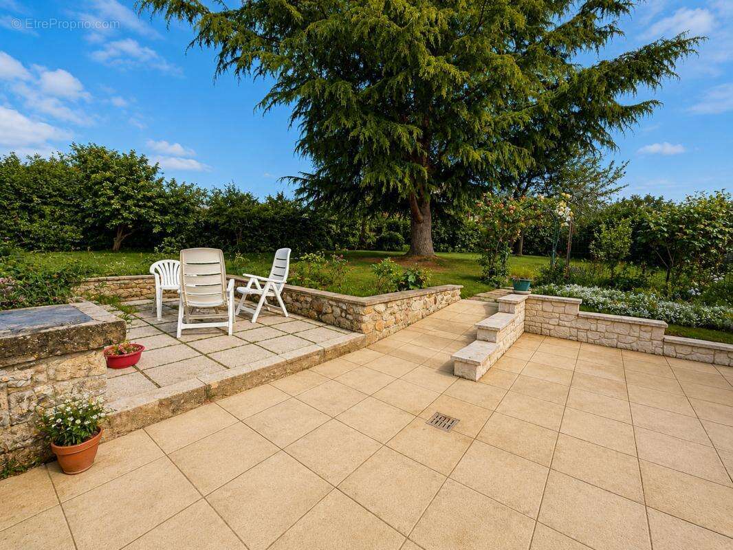 WARMERIVILLE - Maison 8 pcs - 5 chambres - Jardin - Piscine - photo 12