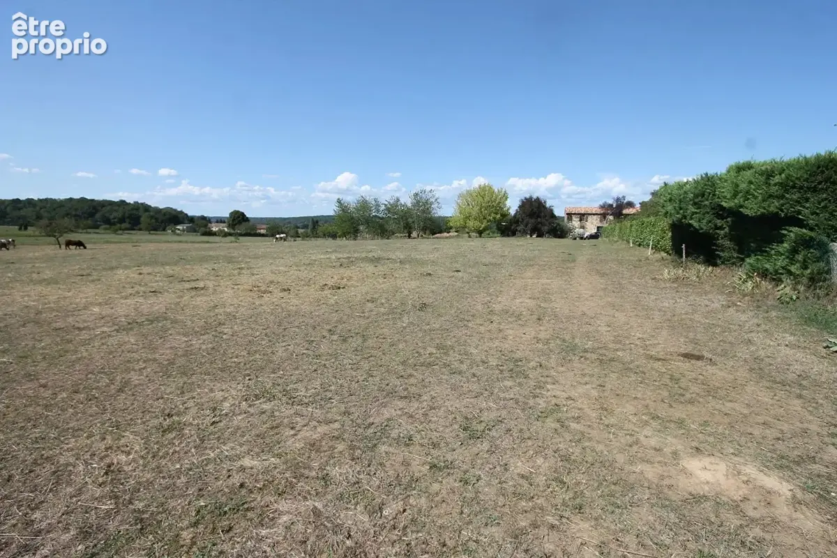 Terrain à LANQUAIS