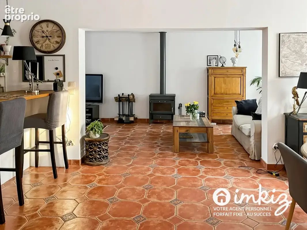 Maison de 228 m2 + dépendances  de 28  m2 - photo 5
