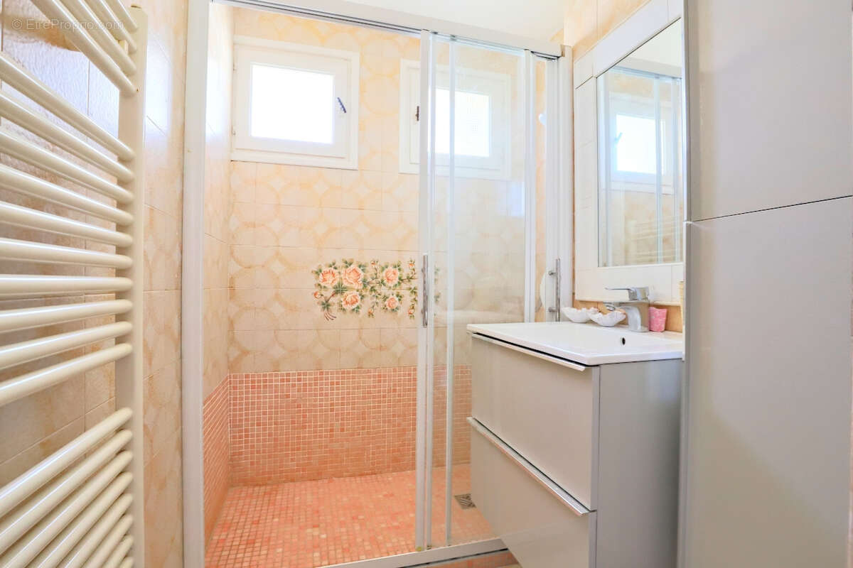 Appartement à LA LONDE-LES-MAURES