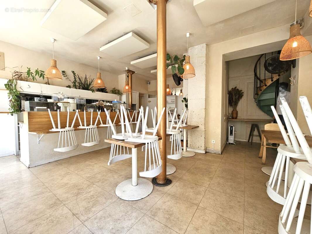 Salle de restaurant - Autre à PARIS-11E
