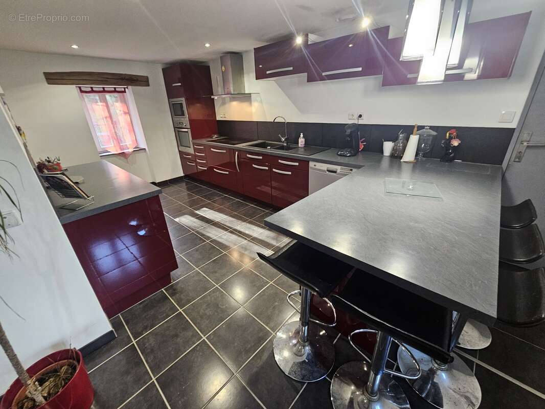 Maison à SAINT-JULIEN-LE-PETIT