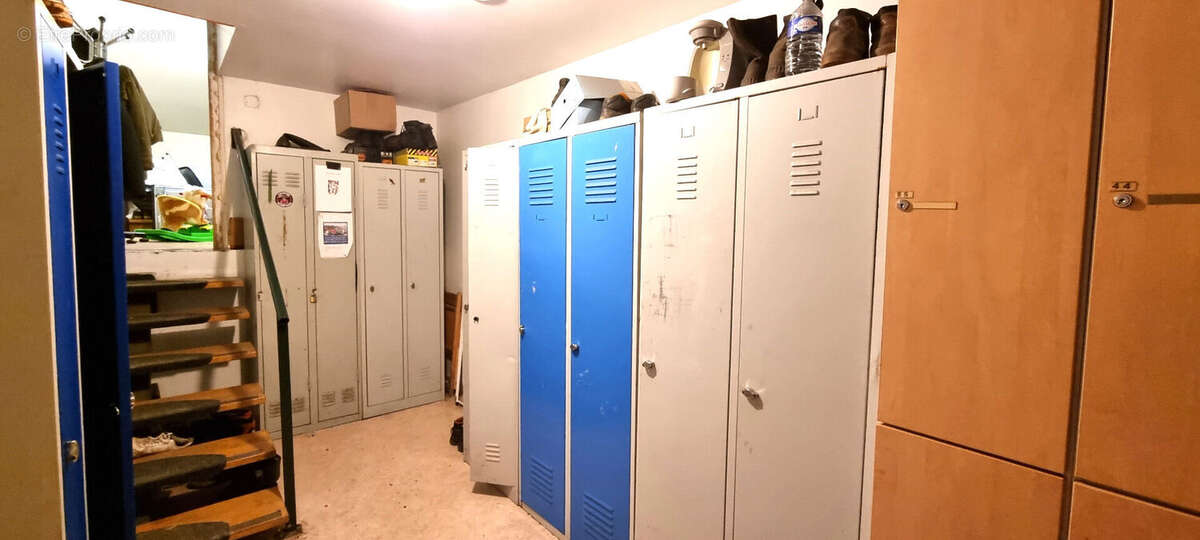LOCAL / ENTREPOT 660m² Terrain ( local 469m²) HOUILLES - photo 3