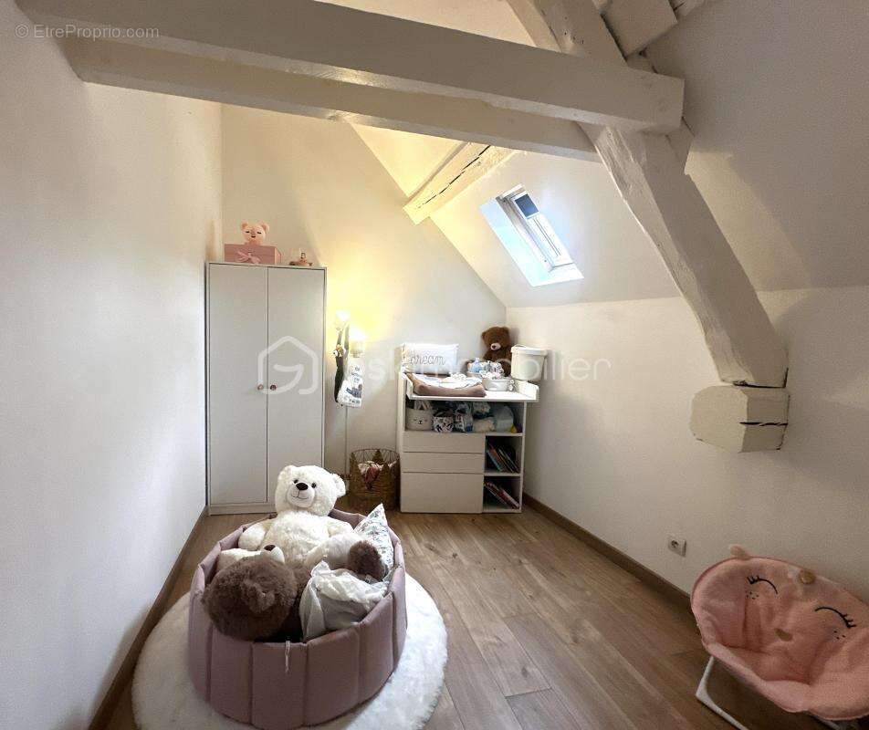 Ensemble immobilier à Égreville. Idéal investisseur ou résidence principale avec revenu locatif - photo 7