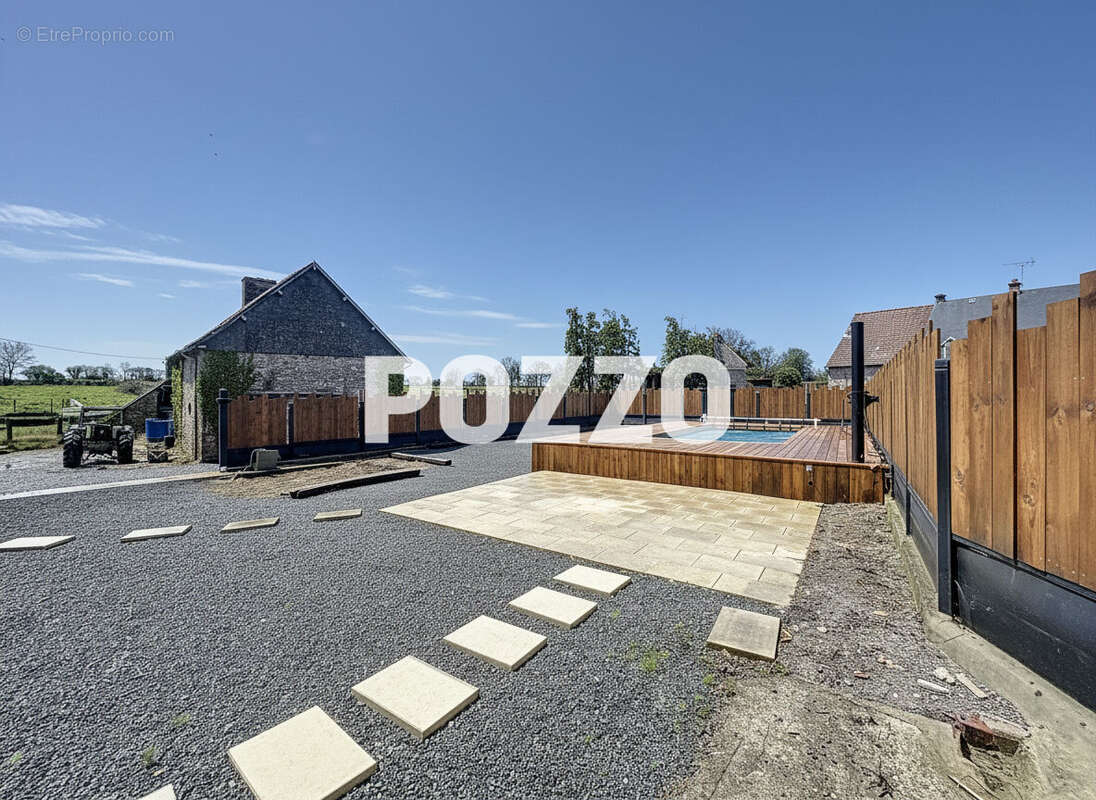 Maison à SAINT-SAUVEUR-LA-POMMERAYE