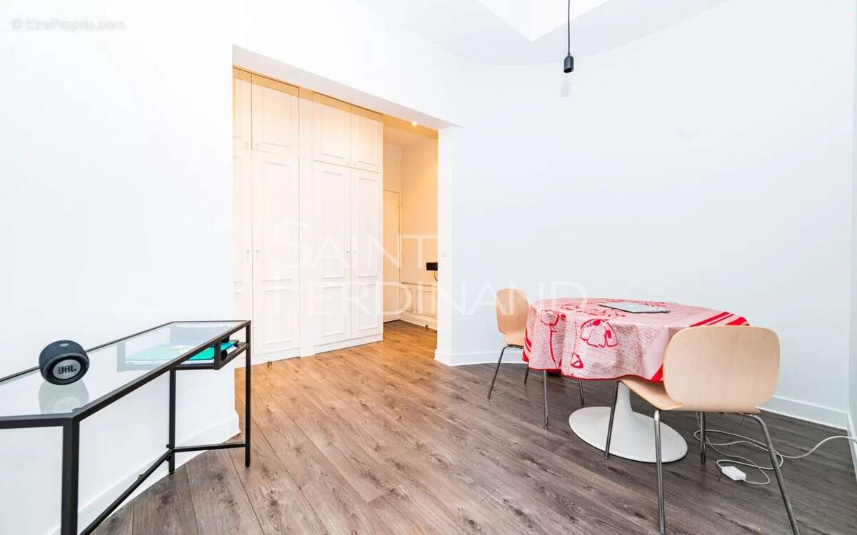 Appartement à PARIS-17E