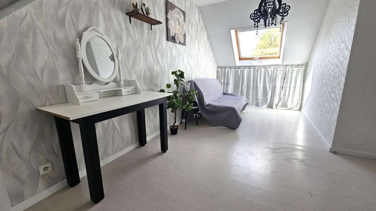 Maison à HOUDAN