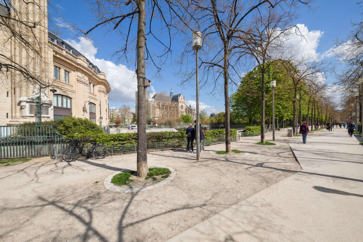 Appartement à PARIS-1E