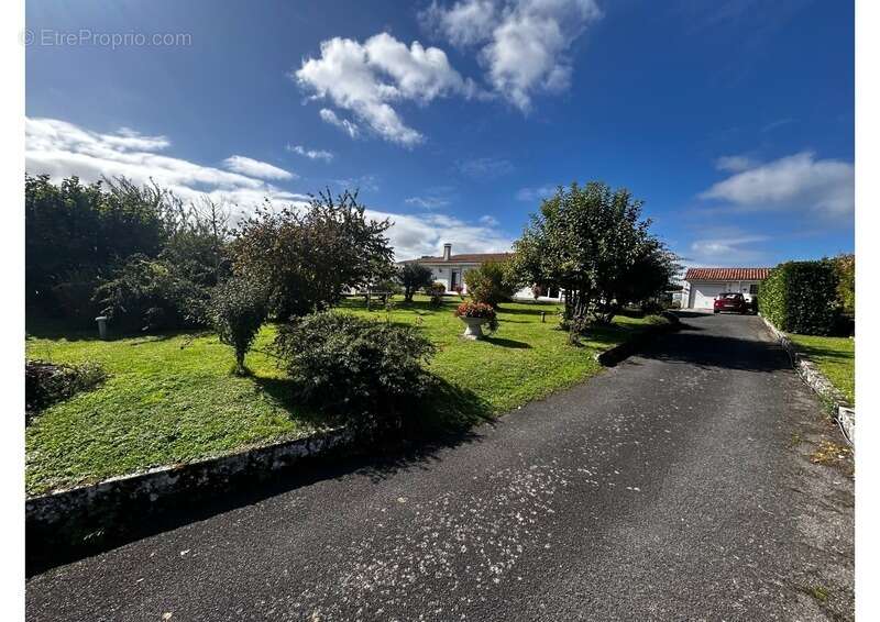 Maison à MOUTHIERS-SUR-BOEME