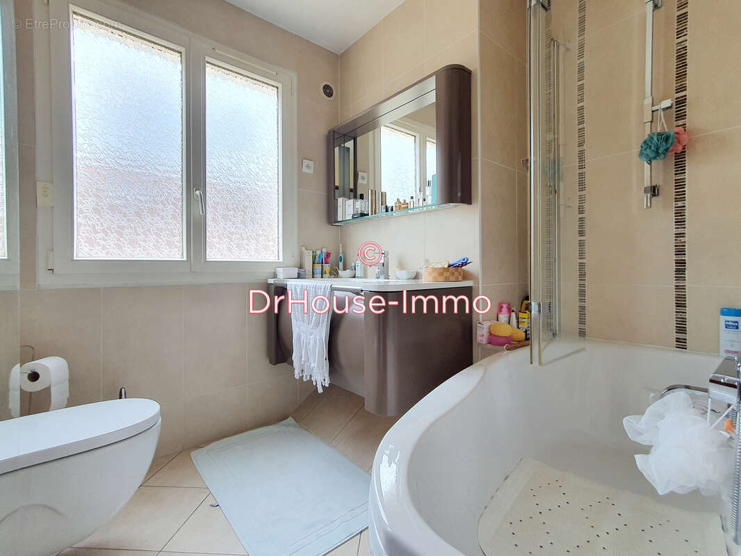 Maison 118 m² à Linas  - photo 12