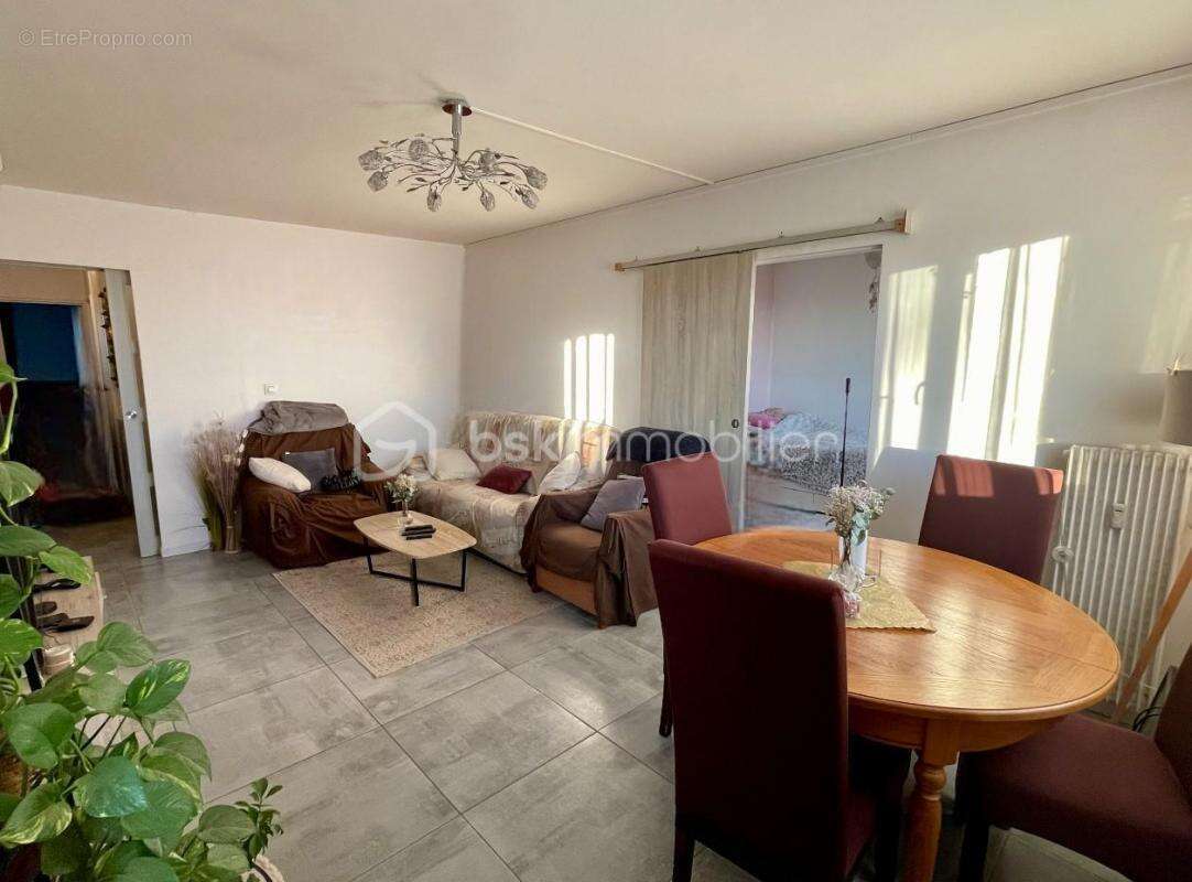 Appartement à MAINVILLIERS