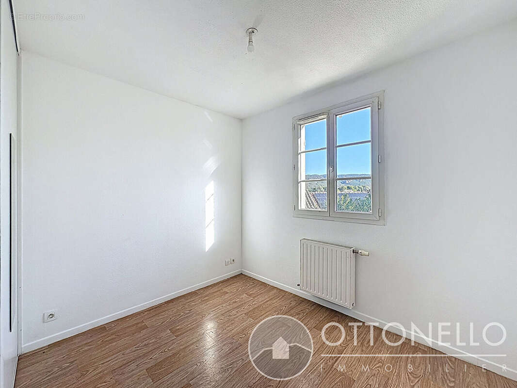 Maison à ROQUEBRUNE-SUR-ARGENS