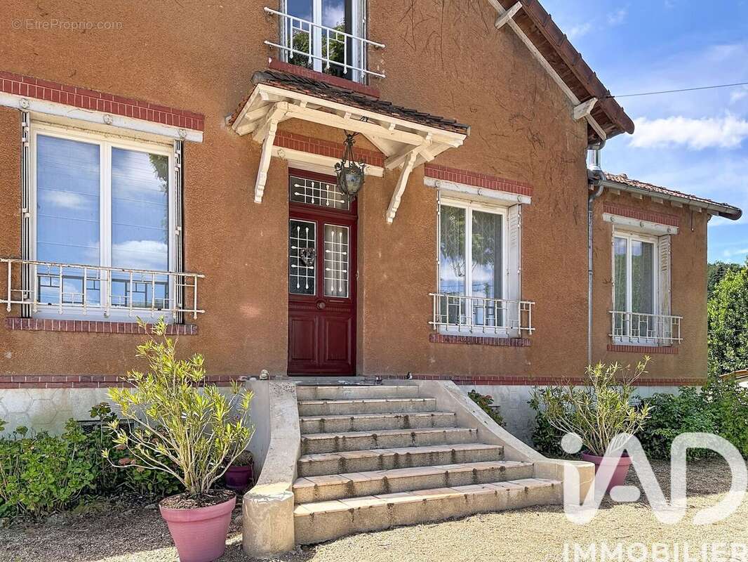 Maison 140 m² à Argenton-Sur-Creuse  - photo 2