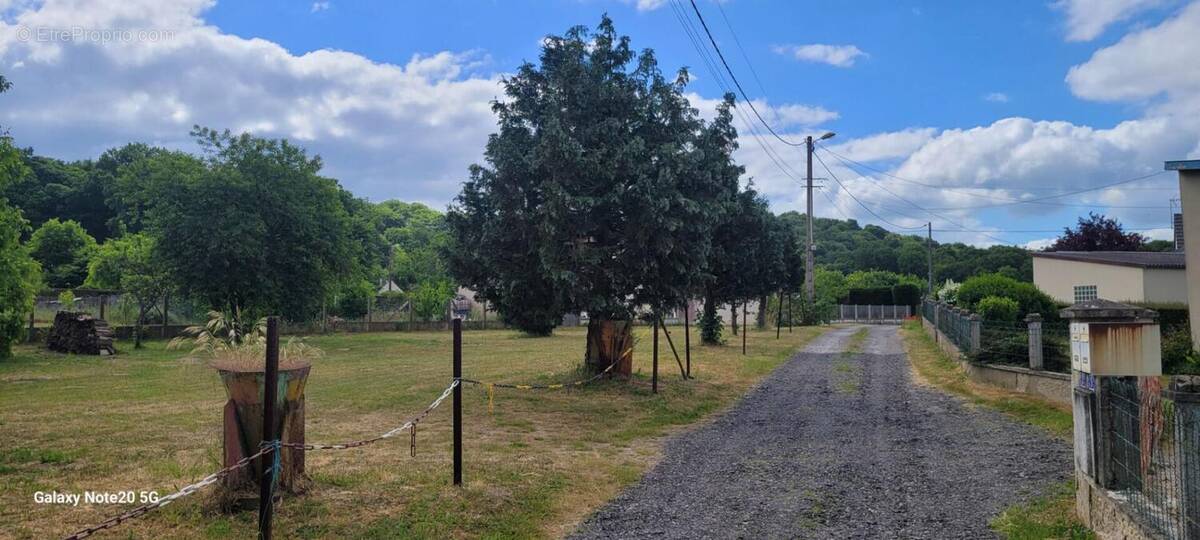 Terrain à SAINT-GOBAIN