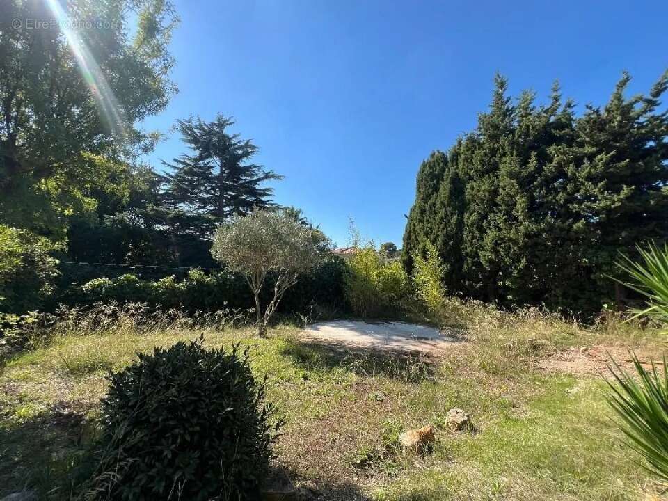 Terrain 473 m² à Sanary-Sur-Mer  - photo 2