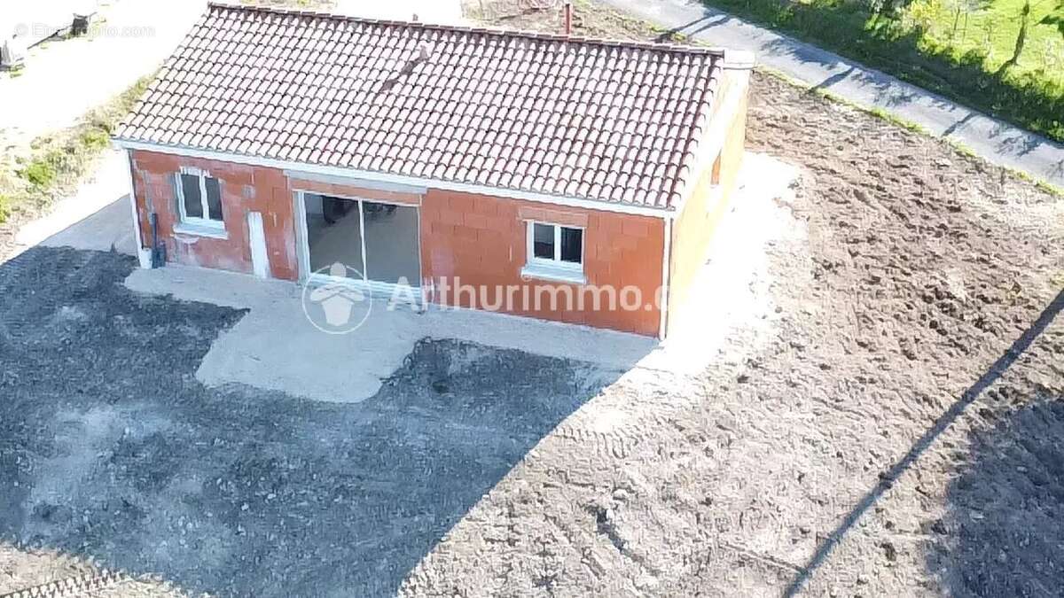 Maison à SAINT-ASTIER