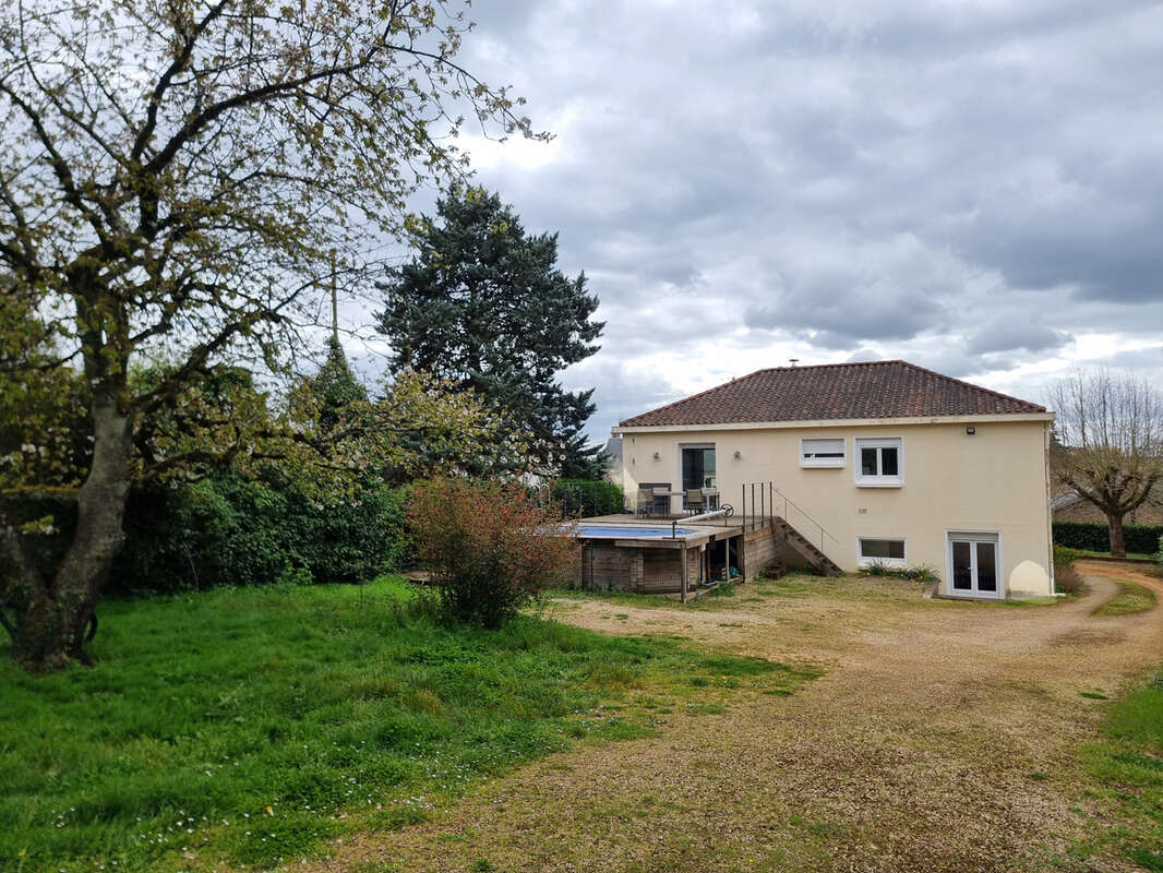 Maison à ITEUIL