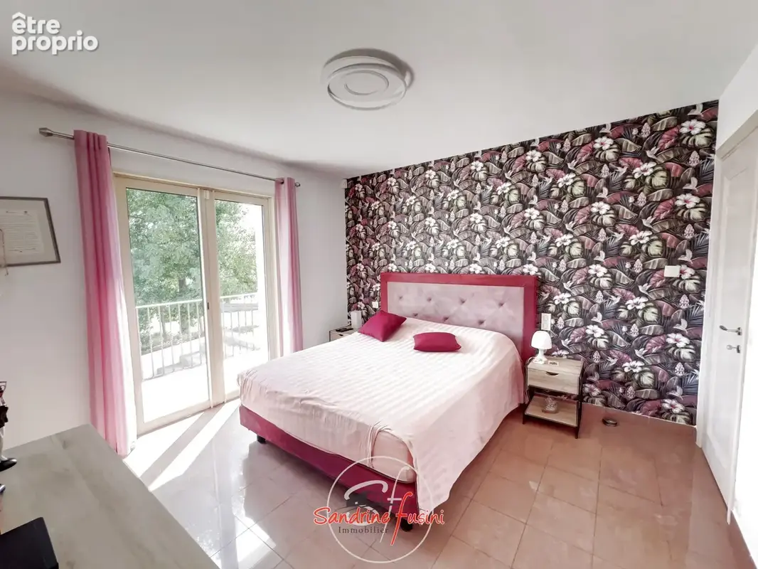 Superbe villa individuelle avec piscine, garage, abri voiture et terrain atttenant - photo 6