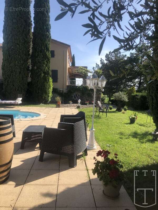 Maison à GROSPIERRES