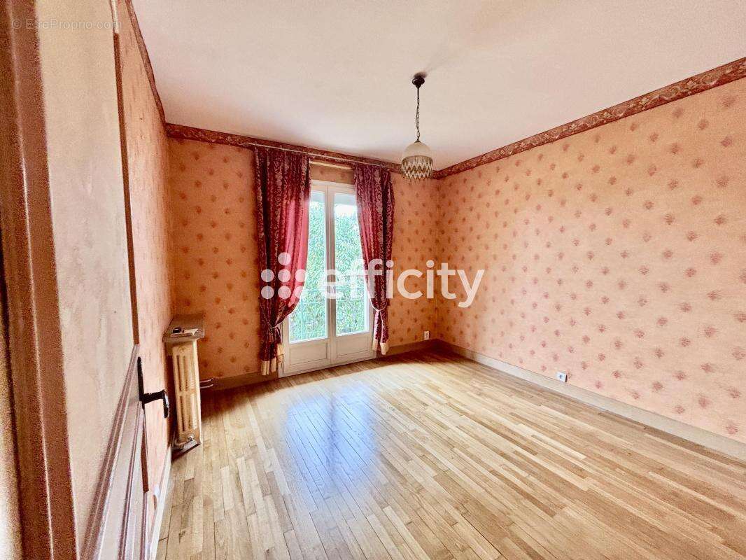 Maison à SAINT-DOULCHARD