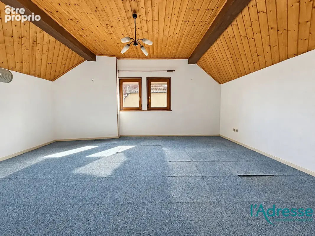 Maison mitoyenne de 91,17 m² avec jardin et dépendance - photo 10